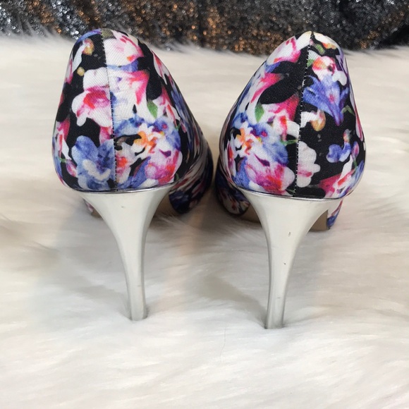 Apt 9 Floral Print with metallic heels - Picture 3 of 5